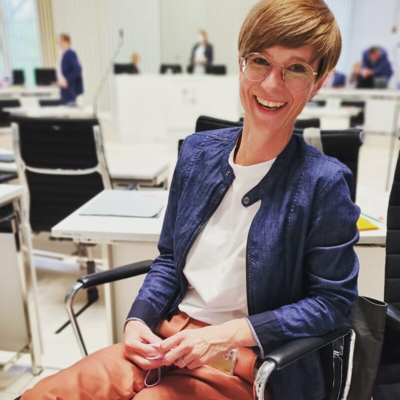 Anne Shepley im Plenarsaal
